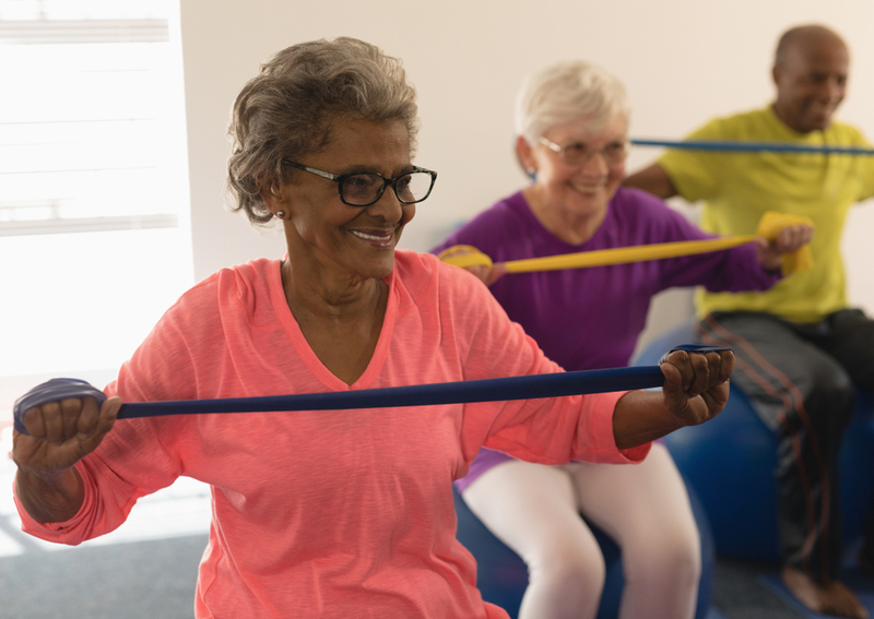 Seniors exercising to help prevent Alzheimer's symptoms